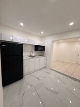 10424 SW 7th St in Miami, FL - Foto de edificio - Building Photo