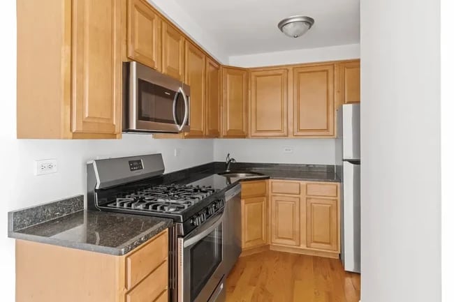 112 Surrey Dr