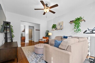 1526 W Belle Plaine Ave in Chicago, IL - Building Photo - Building Photo