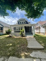 4045 N 26th St, Unit lower in Milwaukee, WI - Building Photo