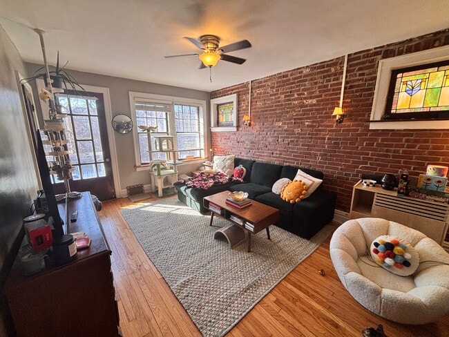 4945 Mardel Ave, Unit 4947A Mardel - 2nd Floor in St. Louis, MO - Foto de edificio - Building Photo