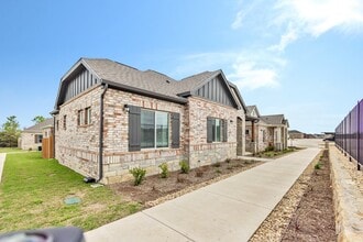 Avilla Towne Center in Princeton, TX - Foto de edificio - Building Photo