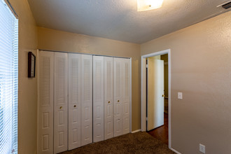 Summerstone Duplexes in Tulsa, OK - Building Photo - Interior Photo