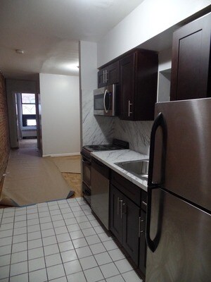 335 W 43rd St in New York, NY - Building Photo