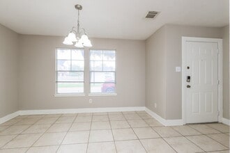 10202 Farrell Dr in Houston, TX - Foto de edificio - Building Photo