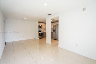 1971 Bay Dr in Miami Beach, FL - Foto de edificio - Building Photo