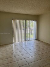 7180 NW 179th St in Hialeah, FL - Building Photo - Building Photo