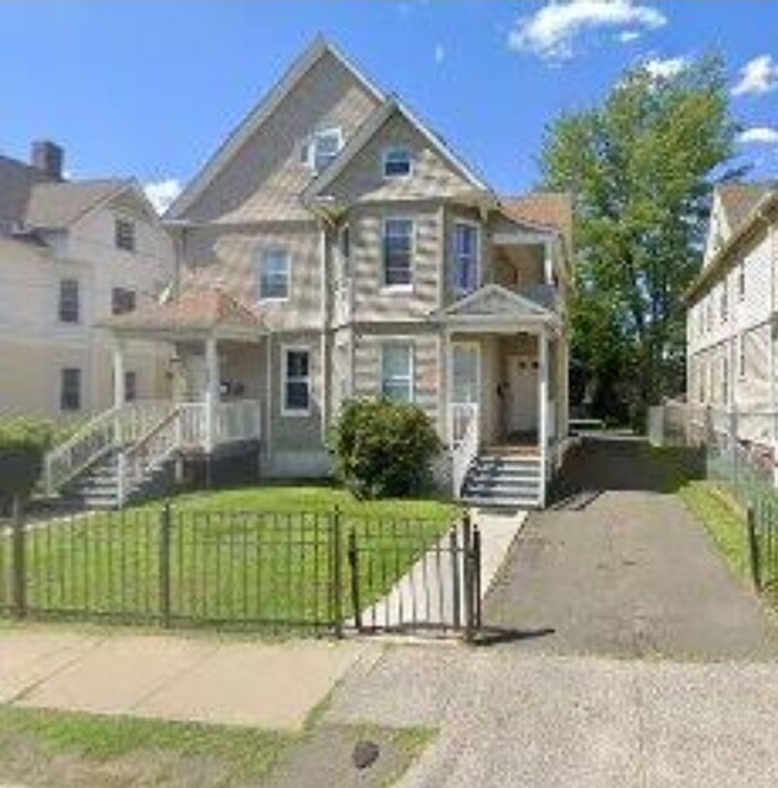 44 Lincoln St in Hartford, CT - Foto de edificio