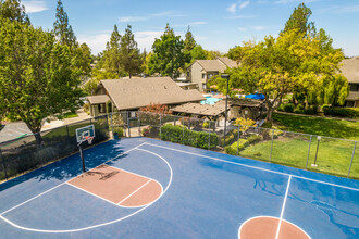 The Edge Apartments in Davis, CA - Foto de edificio - Building Photo