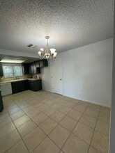 1354 Falcon St in Los Banos, CA - Building Photo - Building Photo