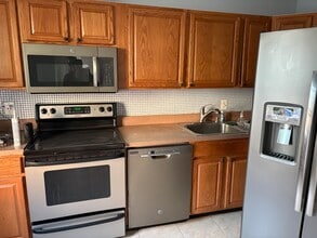 11953 Old Columbia Pike in Silver Spring, MD - Building Photo - Building Photo