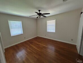 1240 Dunmire St in Pensacola, FL - Building Photo - Building Photo