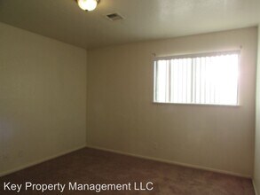 6917 Mendon Ln in Las Vegas, NV - Building Photo - Building Photo