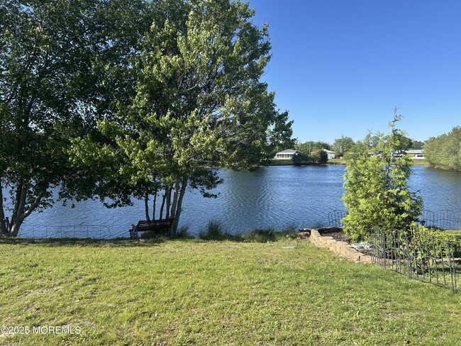 property at 128 Bonaire Dr