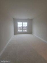 100 St Ives Pl-Unit -304 in Oxon Hill, MD - Building Photo - Building Photo