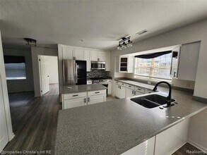 2442 Woodward Ave in Detroit, MI - Building Photo - Building Photo