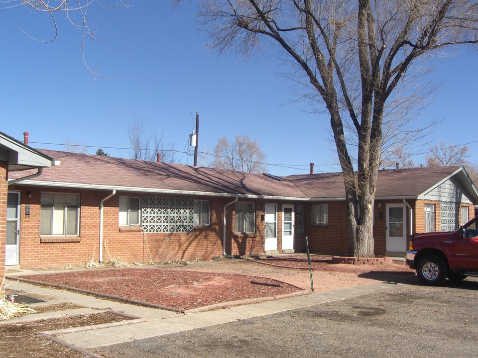 8867 W 54th Pl in Arvada, CO - Building Photo