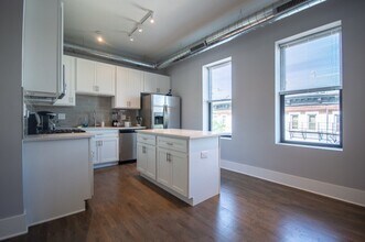 1044 W 18th St-Unit -3R in Chicago, IL - Building Photo - Building Photo