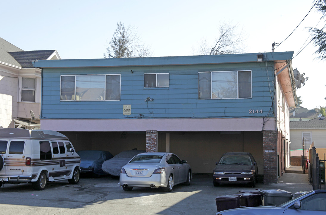 2144 High St in Oakland, CA - Building Photo