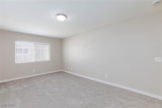 8067 Dorinda Ave in Las Vegas, NV - Building Photo - Building Photo