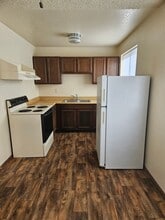 1524 S Deniza Rd in Apache Junction, AZ - Foto de edificio - Building Photo
