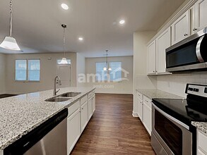 5075 Trailwater Dr in Nashville, TN - Foto de edificio - Building Photo