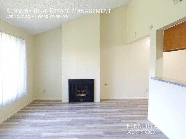 43741 8th St E in Lancaster, CA - Building Photo - Building Photo