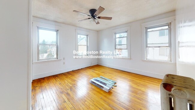 property at 14 Lincoln Ct