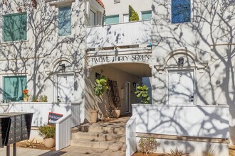 1237 E 1st St in Long Beach, CA - Building Photo - Building Photo