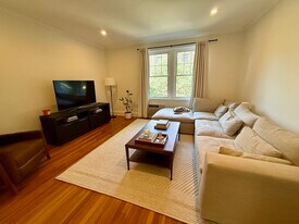 311 Tappan St, Unit 1 in Brookline, MA - Building Photo