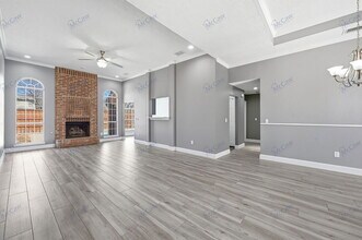 1915 Paloma Way in Arlington, TX - Building Photo - Building Photo