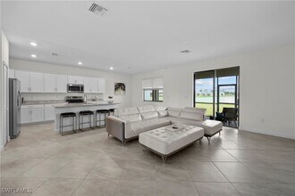13802 Pine Lodge Ln in Ft. Myers, FL - Building Photo - Building Photo
