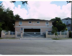 2490 NW 14th St in Miami, FL - Building Photo - Building Photo