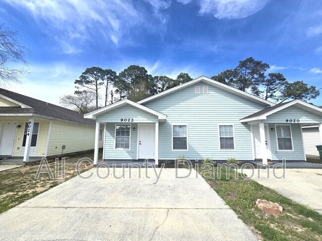9022 Houston St in Panama City, FL - Building Photo - Building Photo