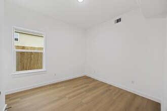 8118 De Priest St in Houston, TX - Building Photo - Building Photo