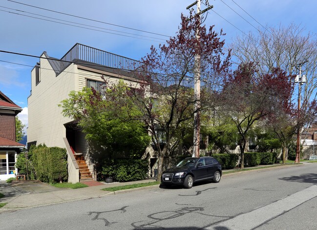 1261-1293 W 8th Ave