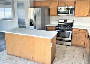 9835 Arrowleaf St in North Las Vegas, NV - Building Photo - Building Photo