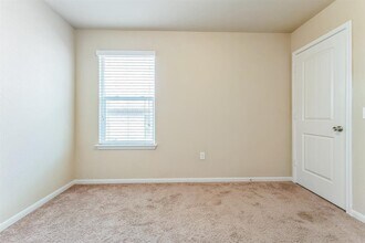 108 Leona River Trl in Hutto, TX - Building Photo - Building Photo