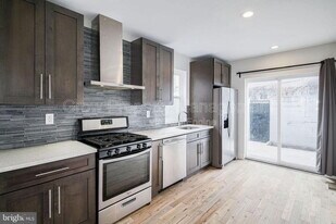 2028 E Firth St in Philadelphia, PA - Building Photo