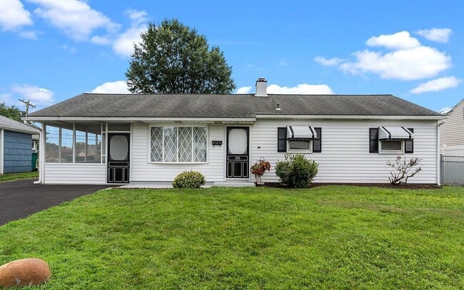 property at 722 Auburn Rd