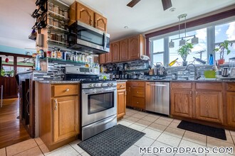 338 Riverside Ave in Medford, MA - Building Photo - Building Photo