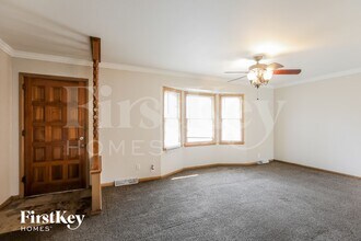 8304 Hunter, Unit 2 in Raytown, MO - Building Photo - Building Photo