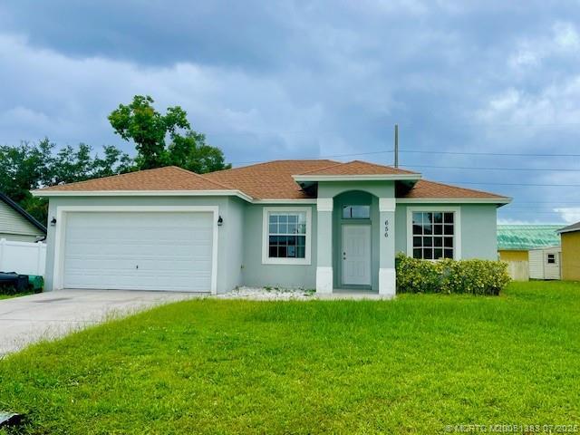 656 SE Chapman Ave in Port St. Lucie, FL - Building Photo