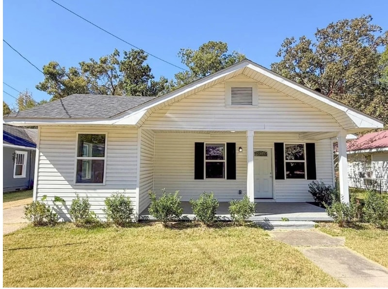 1320 N 5th Ave in Laurel, MS - Building Photo