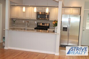 22 Clyde St in Providence, RI - Building Photo