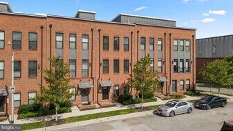 921 Grundy St in Baltimore, MD - Building Photo