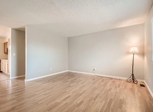 1750 S Ouray Ct in Aurora, CO - Building Photo - Building Photo