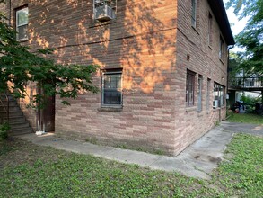 1811 High St in Iowa City, IA - Foto de edificio - Building Photo