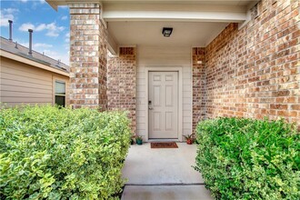 3604 Black Granite Dr in Austin, TX - Foto de edificio - Building Photo