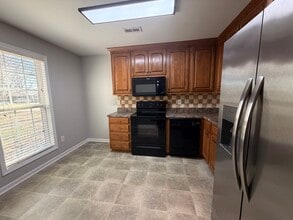 452 Banyon Rd in Toney, AL - Foto de edificio - Building Photo